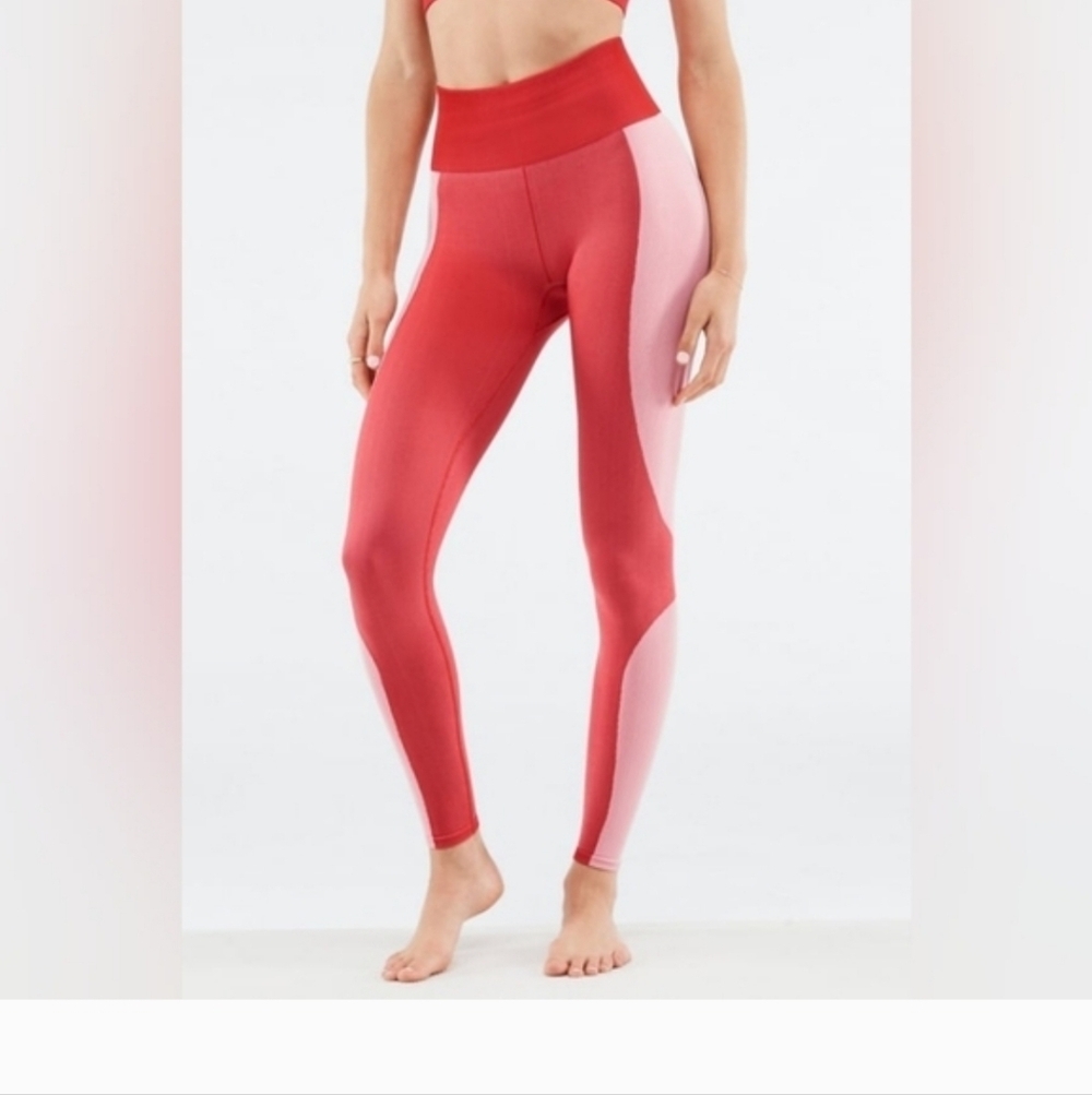 Fabletics Women's Red and Pink High-Waisted Seamless Leggings